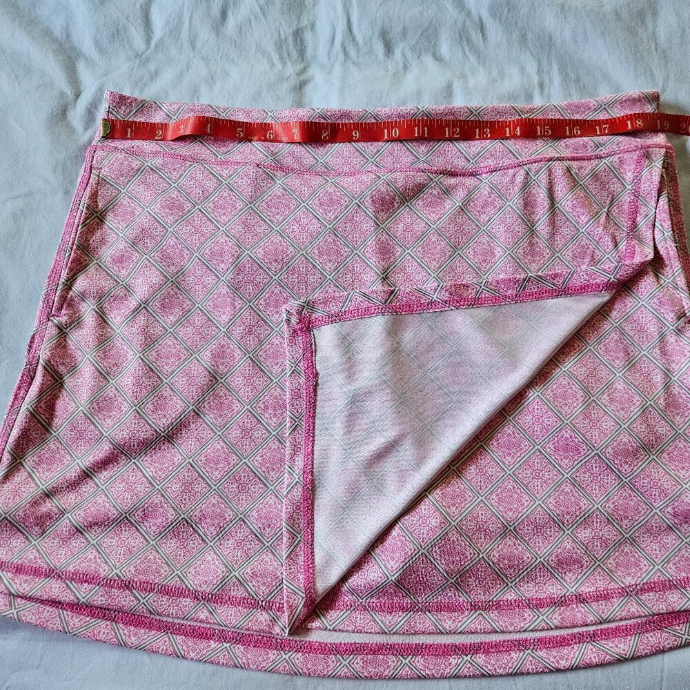 Women's PGA Tour Sports Golf Skorts Wrap Style look with Contemporary Pattern